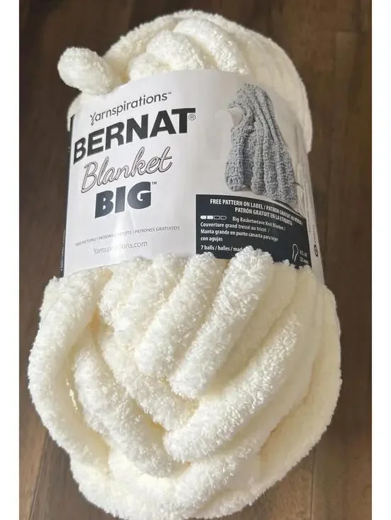 Bernat Big Blanket Yarn Yarnspirations 32 Yd Vintage White Cream Knitting #7 - Picture 2 of 5